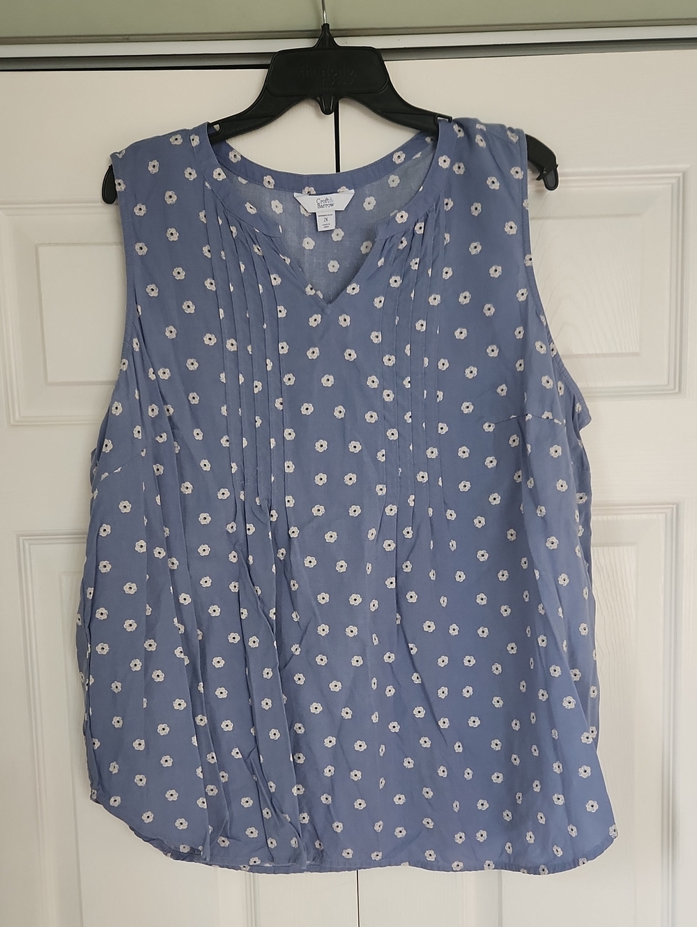 croft & barrow Blue Floral Sleeveless Pintuck Camisole